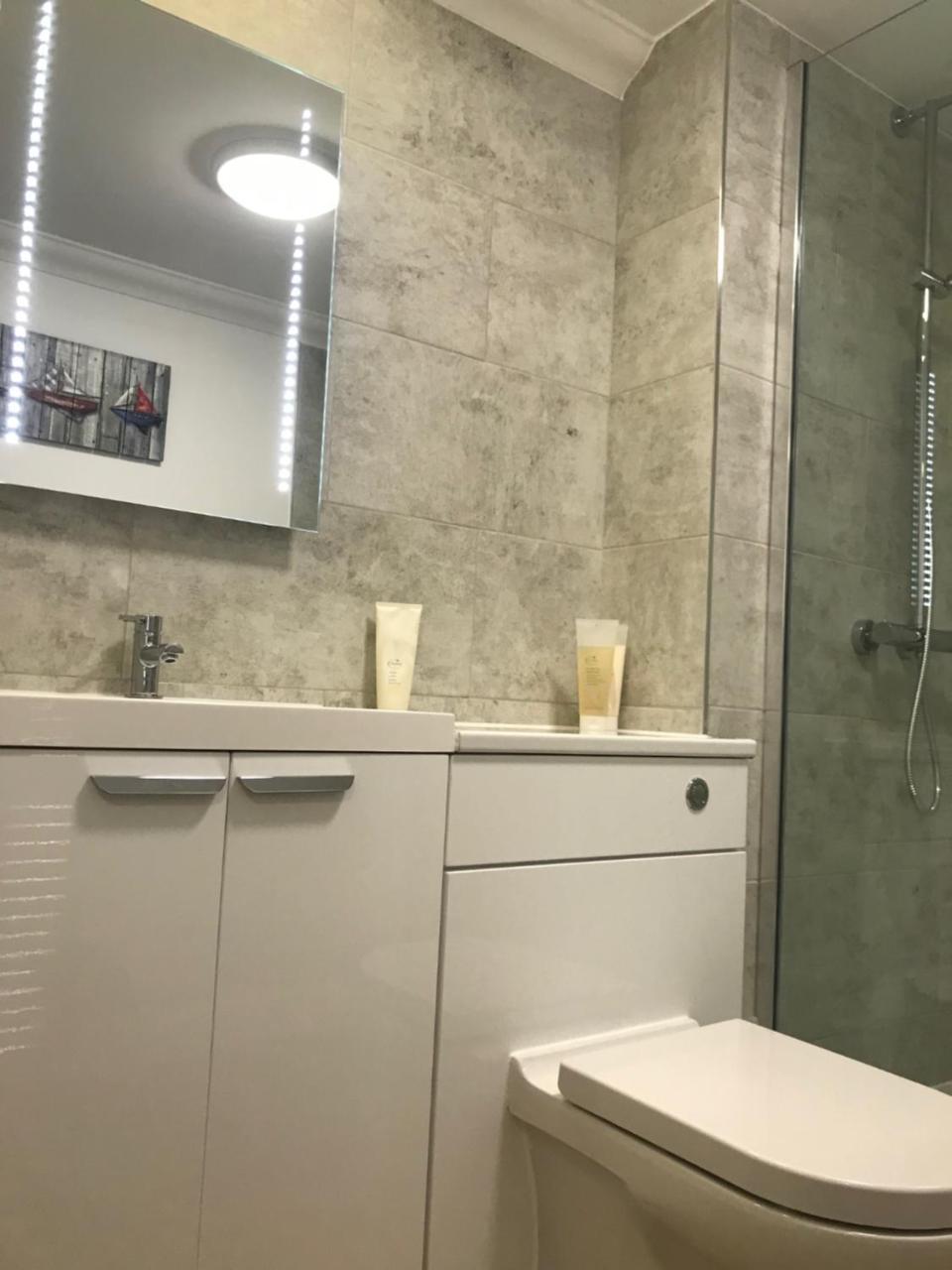 Perfect 2 Bedroom Apartment Located In City Centre With Parking Space Norwich Dış mekan fotoğraf